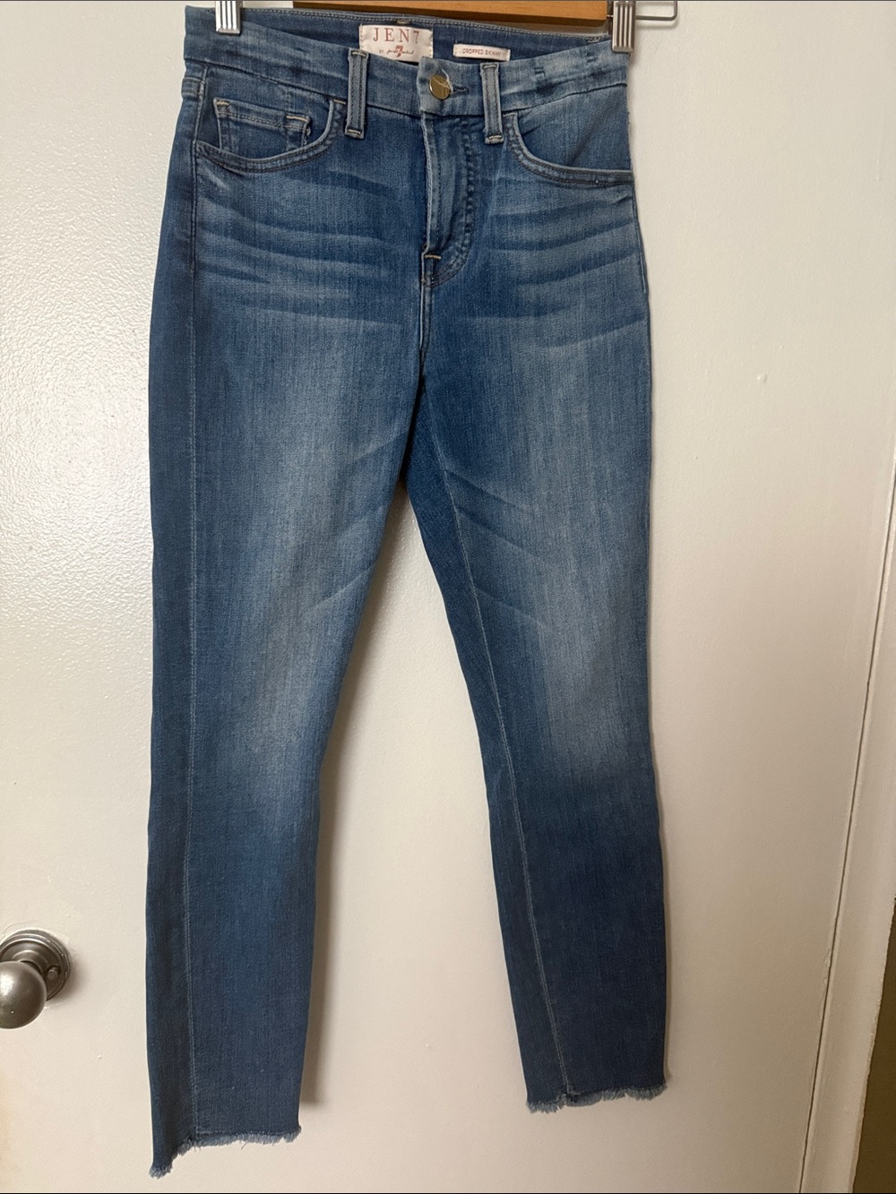 Cropped Skinny Jeans in Medium Blue Wash